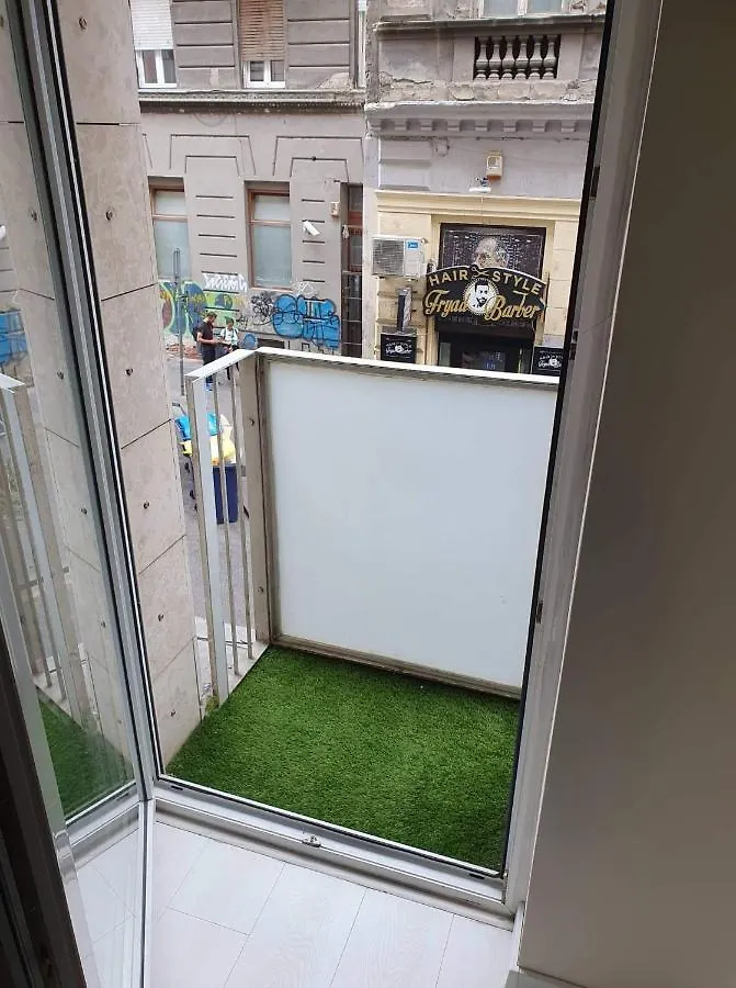 Lovely Apartment In The Heart Of Будапешт