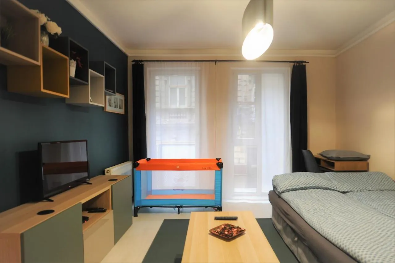 Lovely Apartment In The Heart Of Будапешт